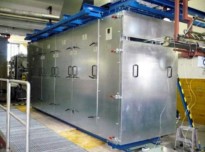 continuous flow dryer for yarns